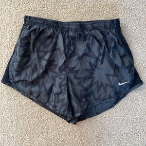Nike Children’s Black Star Tempo Run Shorts